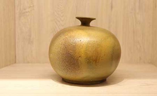  欽州最大的坭興陶茶葉罐，又可作坭興陶花瓶美觀實用